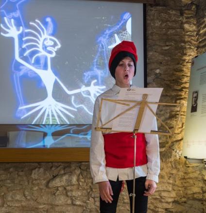 Empara Rosselló desplega una acció artística sobre l’Atlàntida a la Casa Museu Verdaguer