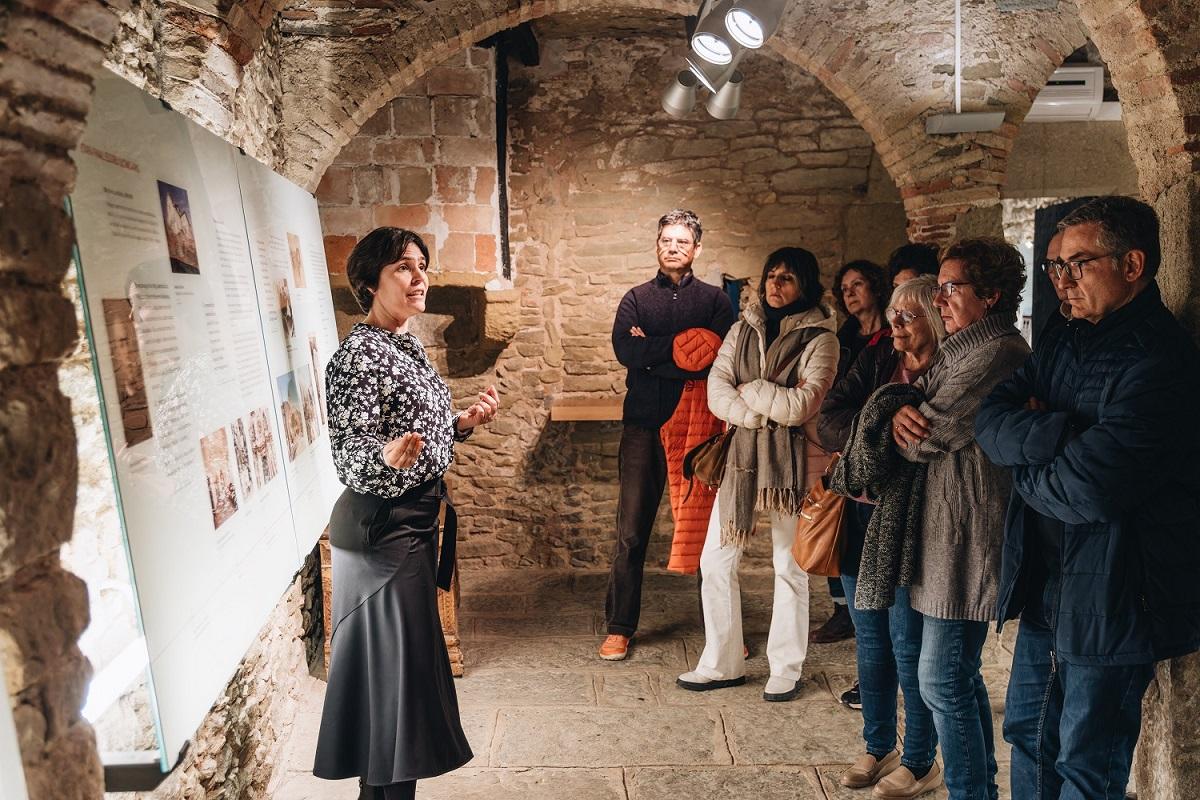 Dolors Rusiñol i Arnau Tordera posen veu i música a la presentació d'Escenaris de la Història a Folgueroles