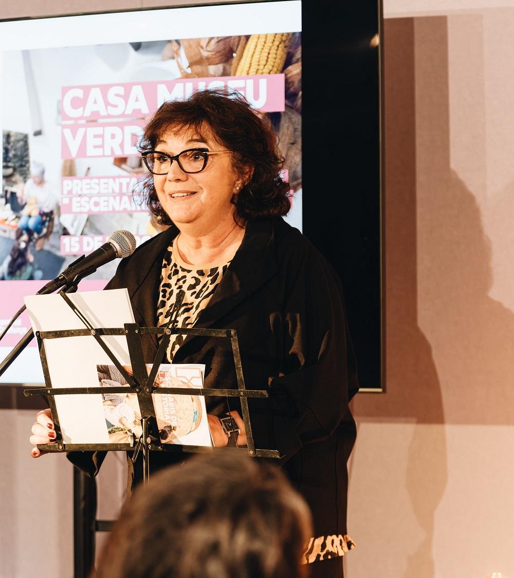 Dolors Rusiñol i Arnau Tordera posen veu i música a la presentació d'Escenaris de la Història a Folgueroles