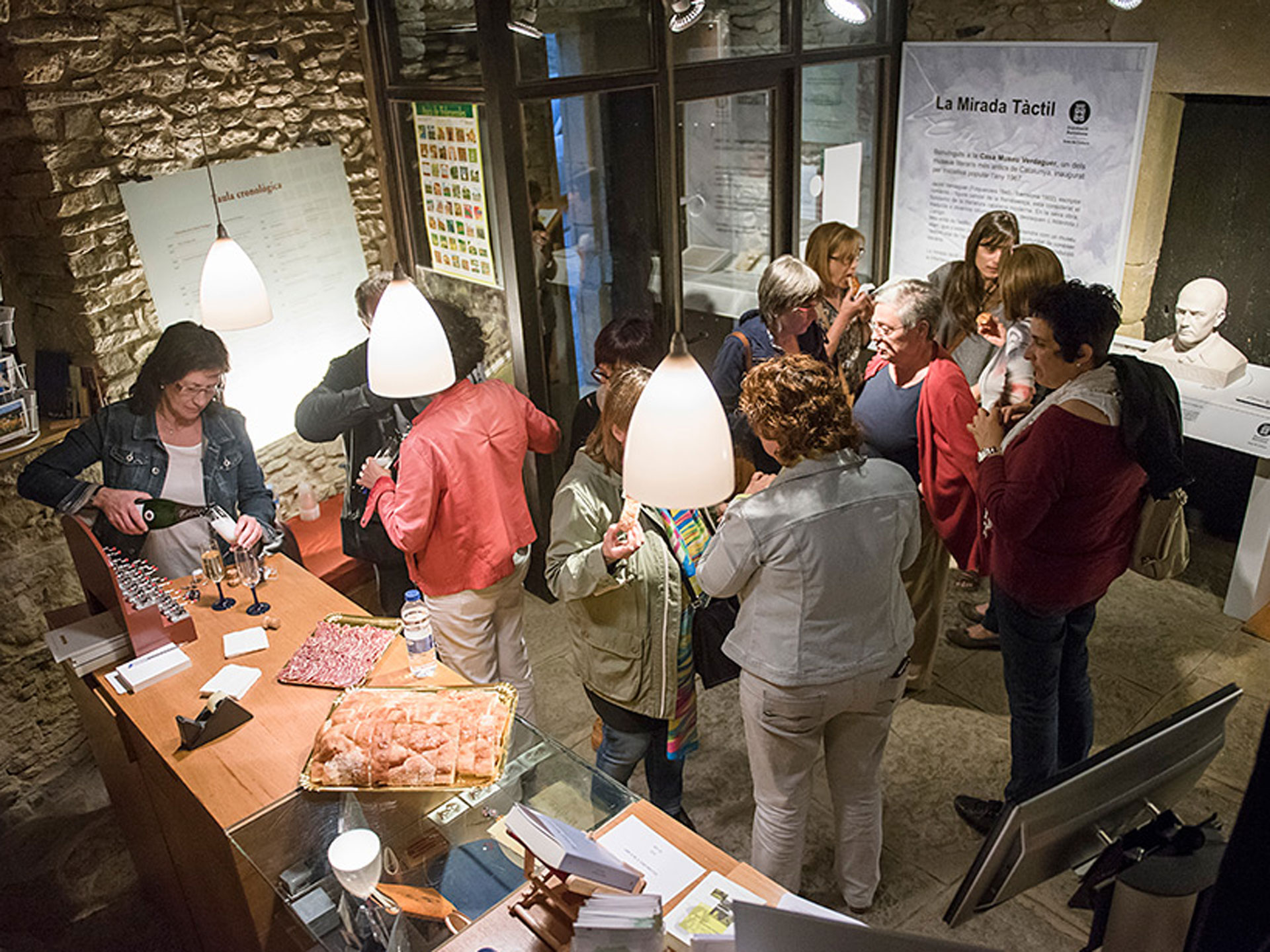 Flors del Calvari, un llibre inspirat pel dolor i la ràbia