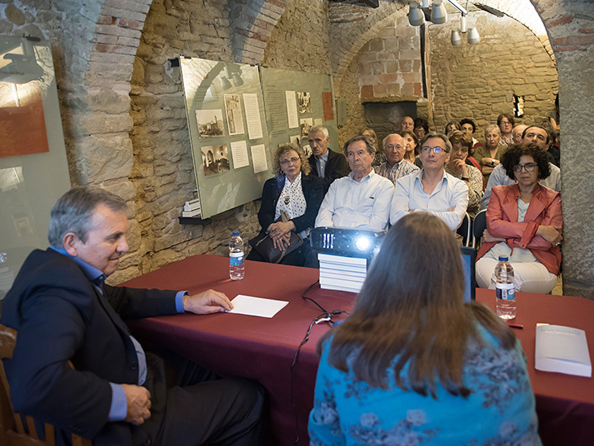 Flors del Calvari, un llibre inspirat pel dolor i la ràbia