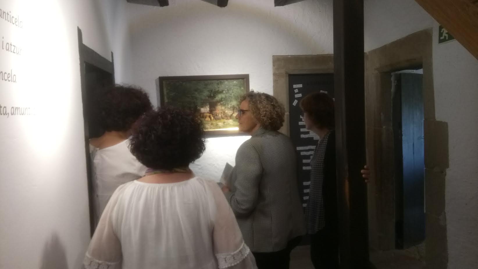 La visita de directius del Departament d'Ensenyament