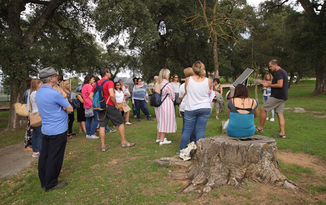Docents de secundària s'acosten a Verdaguer en una jornada formativa