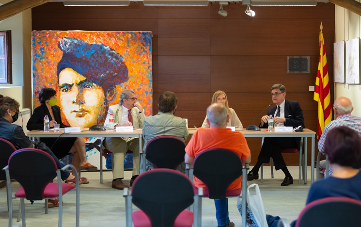 La Fundació rep un medalló d'Emili Fontbona dedicat a la poesia de Verdaguer