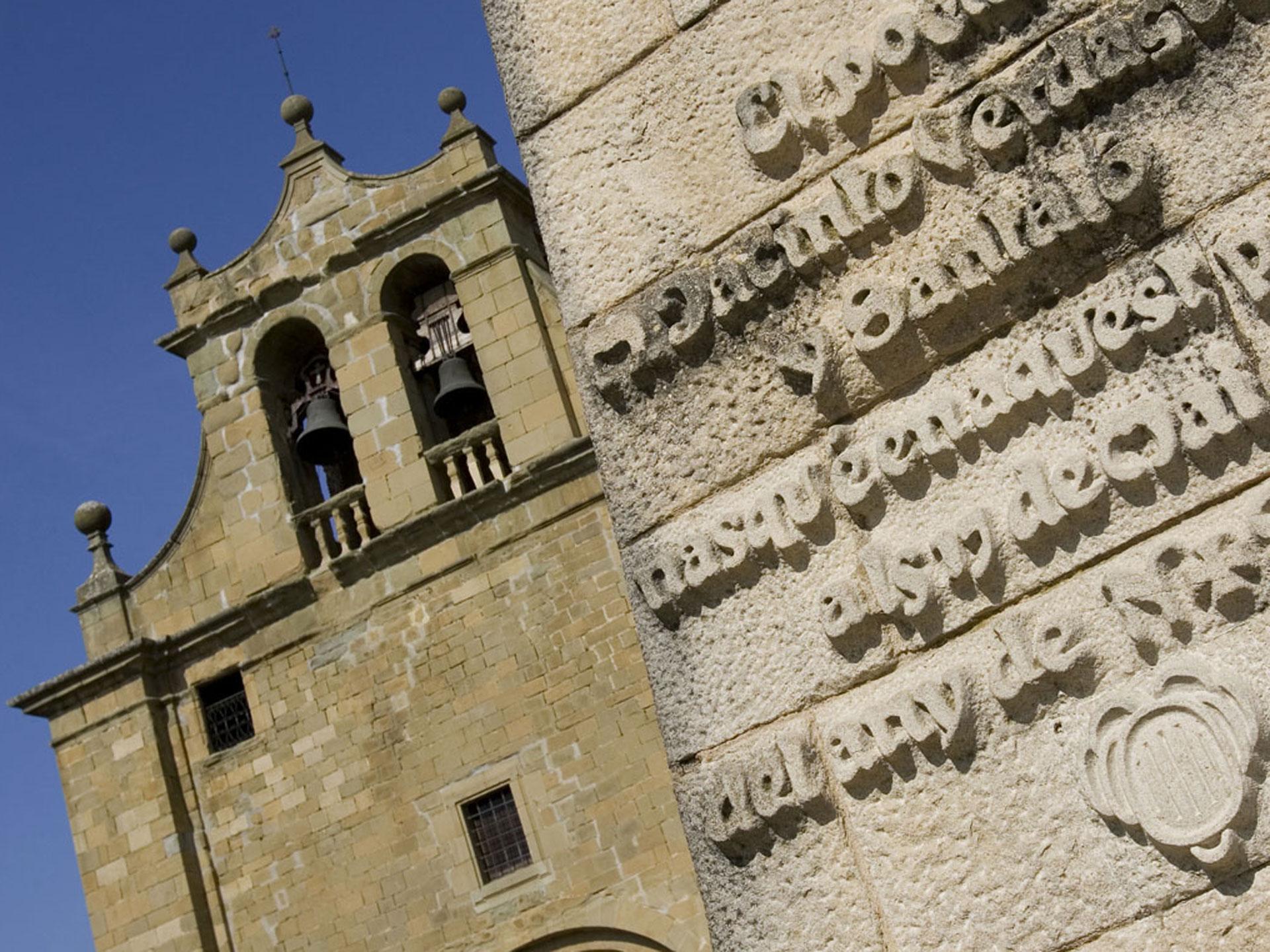 Casa Museu i poesia a la plaça